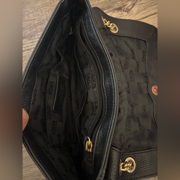 Michael Kors Fulton Black Flap Shoulder Bag Handbag with Gold Accents - Picture 7 of 10